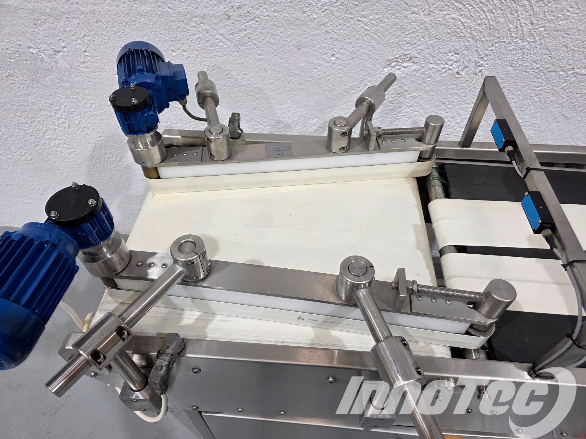 Alineador de bandejas Converyor miniatura 9