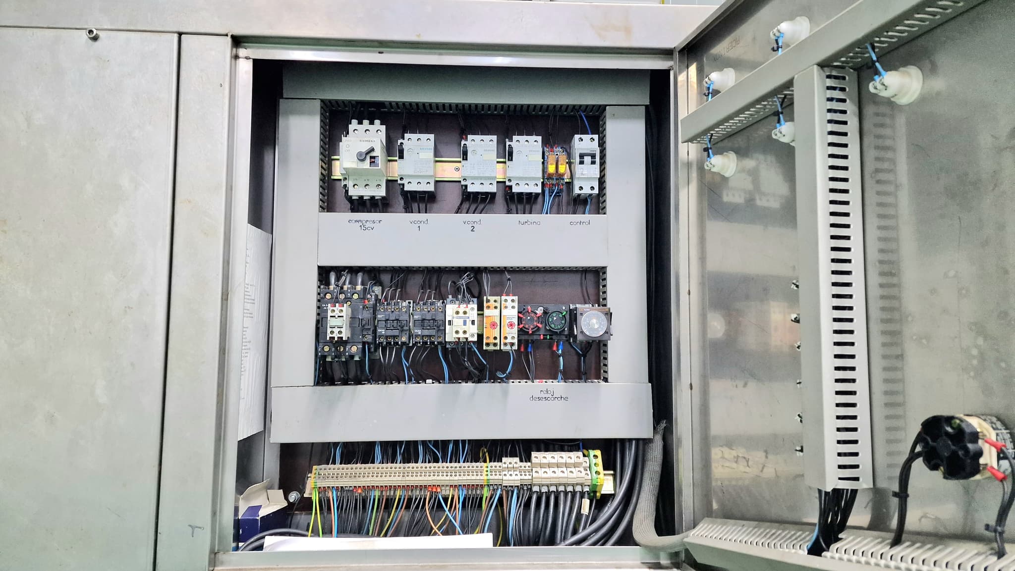 SECADERO DE EMBUTIDOS Y JAMONES TEFRIGO miniatura 9