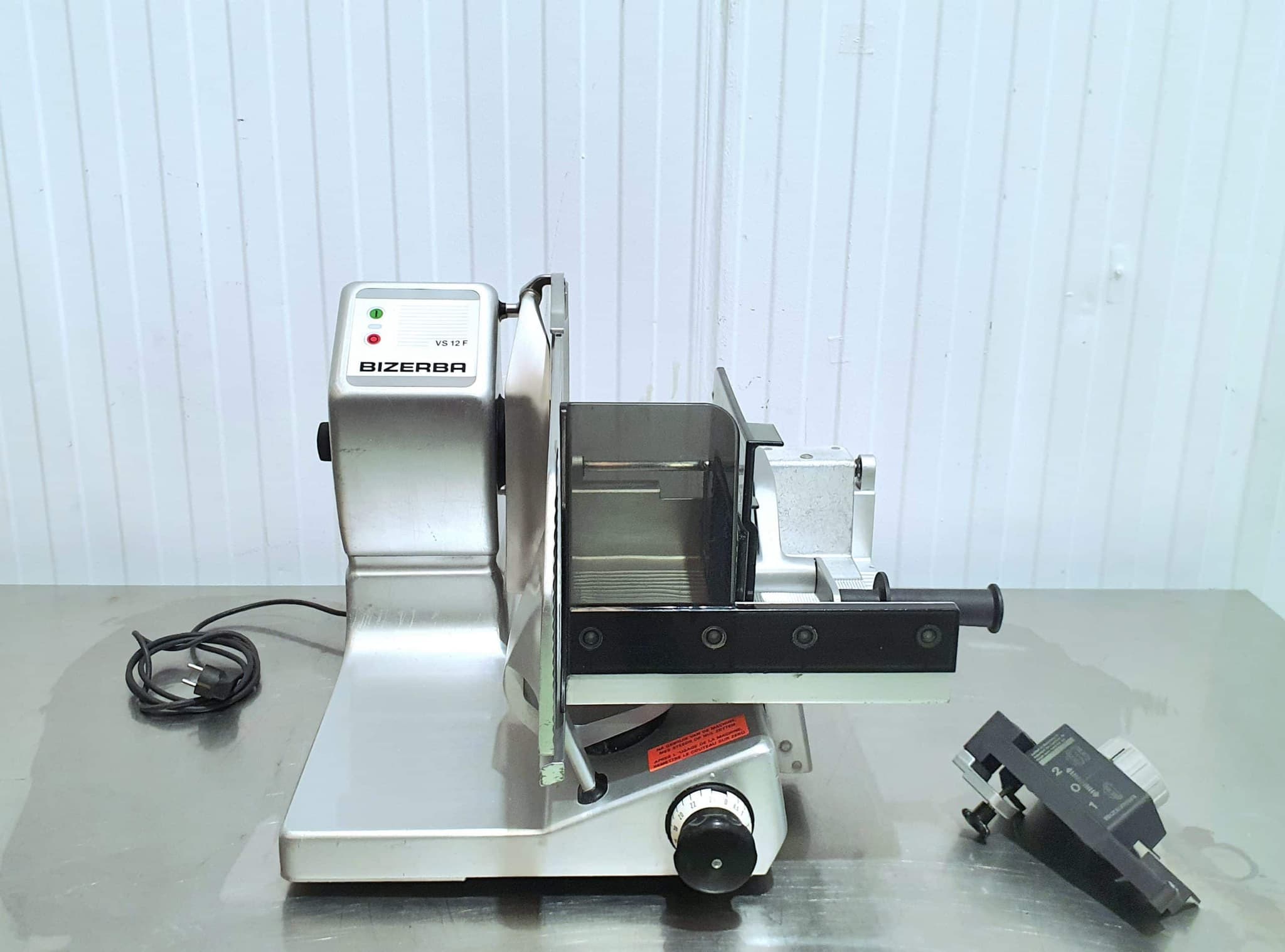 FILETEADORA MANUAL BIZERBA VS12F miniatura 3