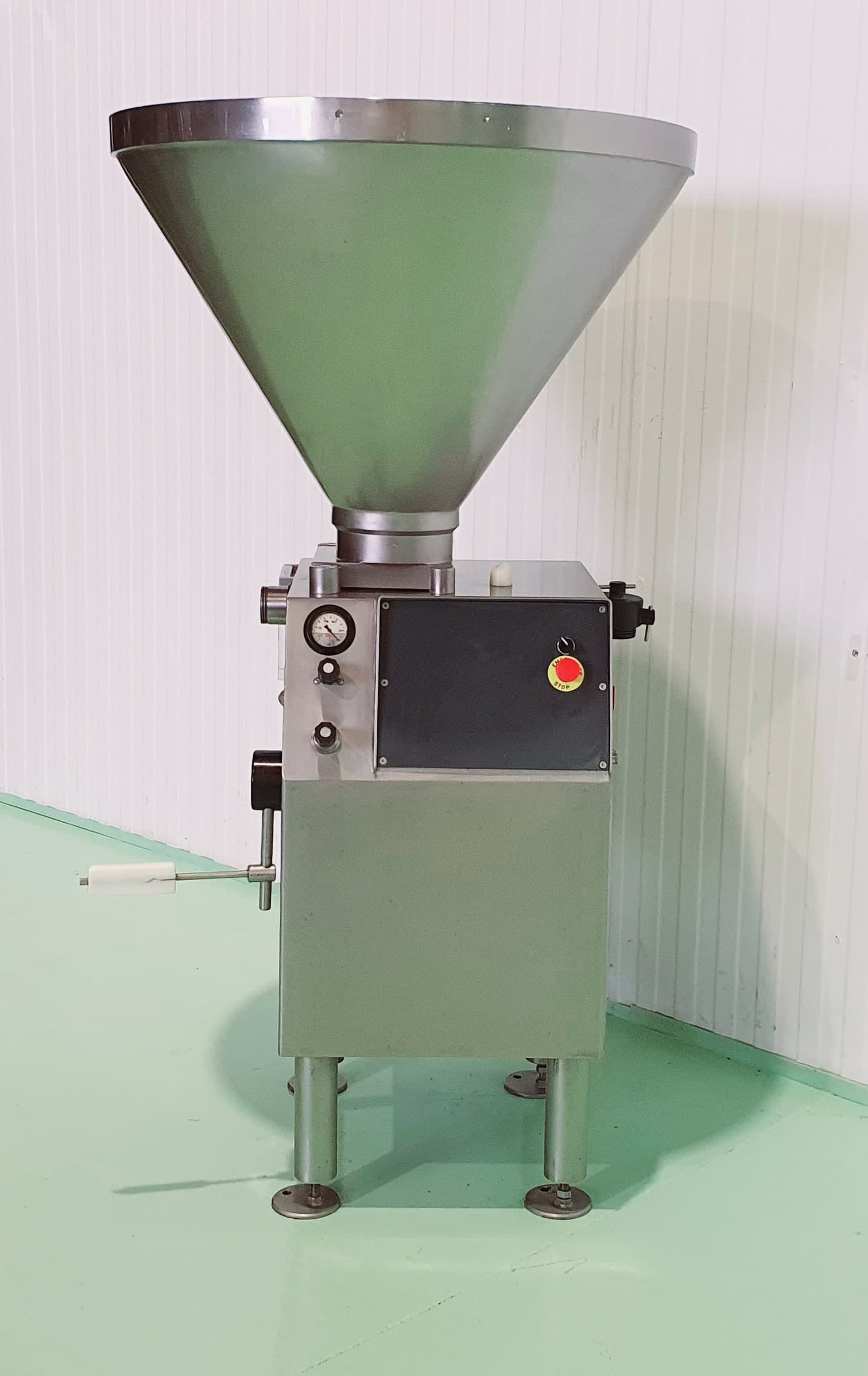 EMBUTIDORA CONTINUA CON VACÍO SIA EMB-2002P miniatura 3