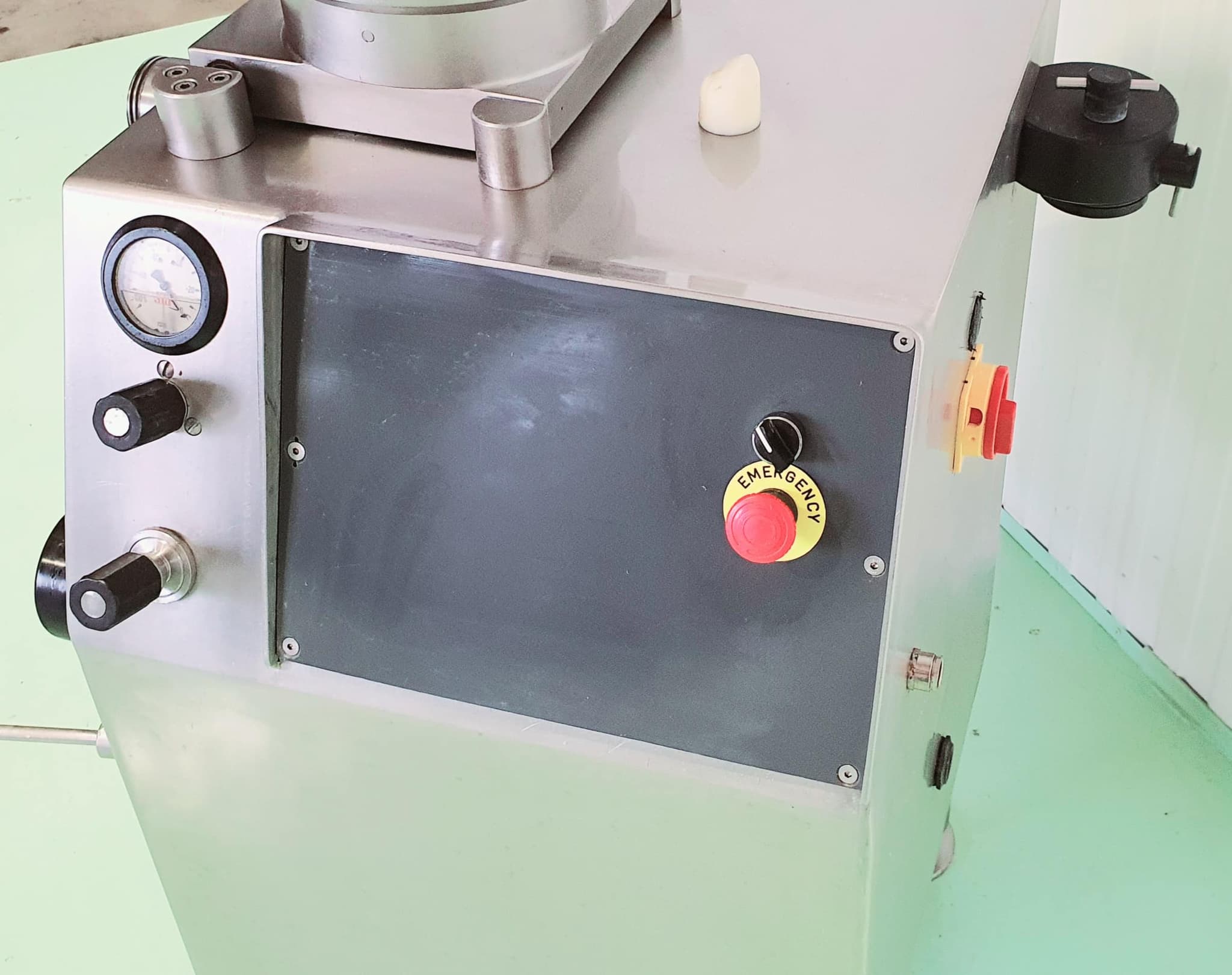 EMBUTIDORA CONTINUA CON VACÍO SIA EMB-2002P miniatura 4