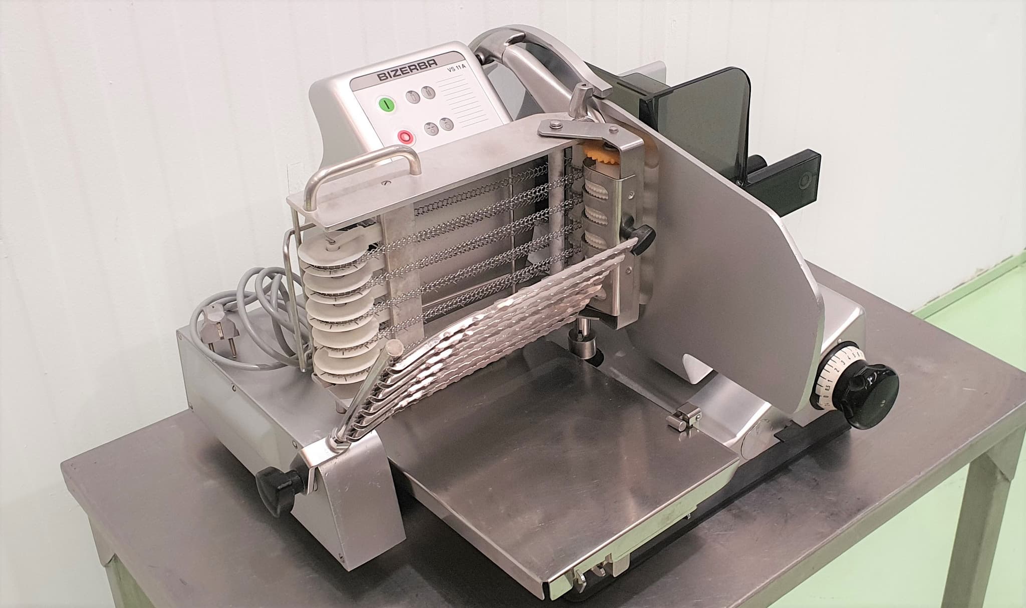 LONCHEADORA SEMI AUTOMÁTICA BIZERBA mod. VS11A