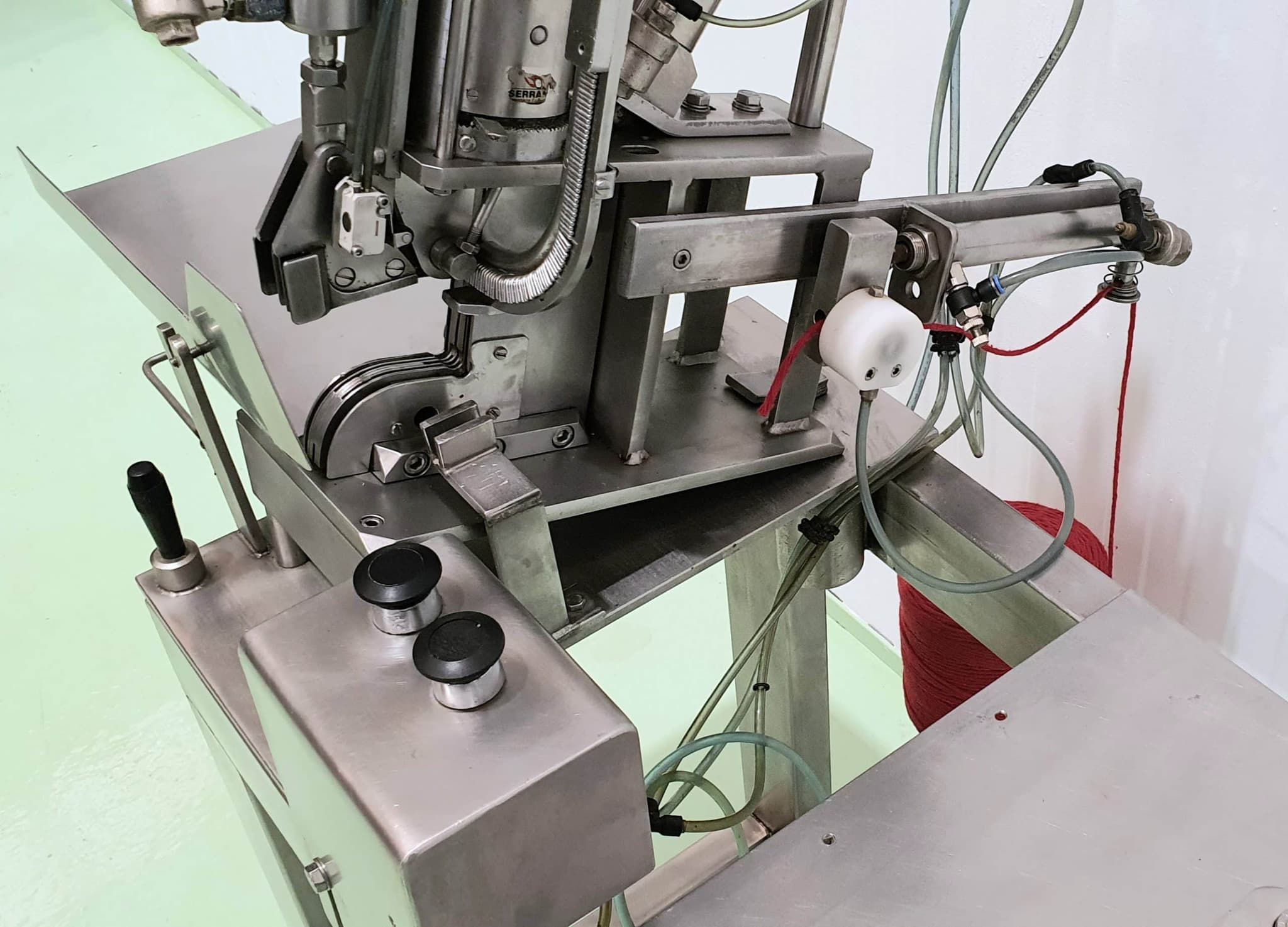 GRAPADORA DOBLE GRAPA CLIPADORA SERRANO CH520 miniatura 6