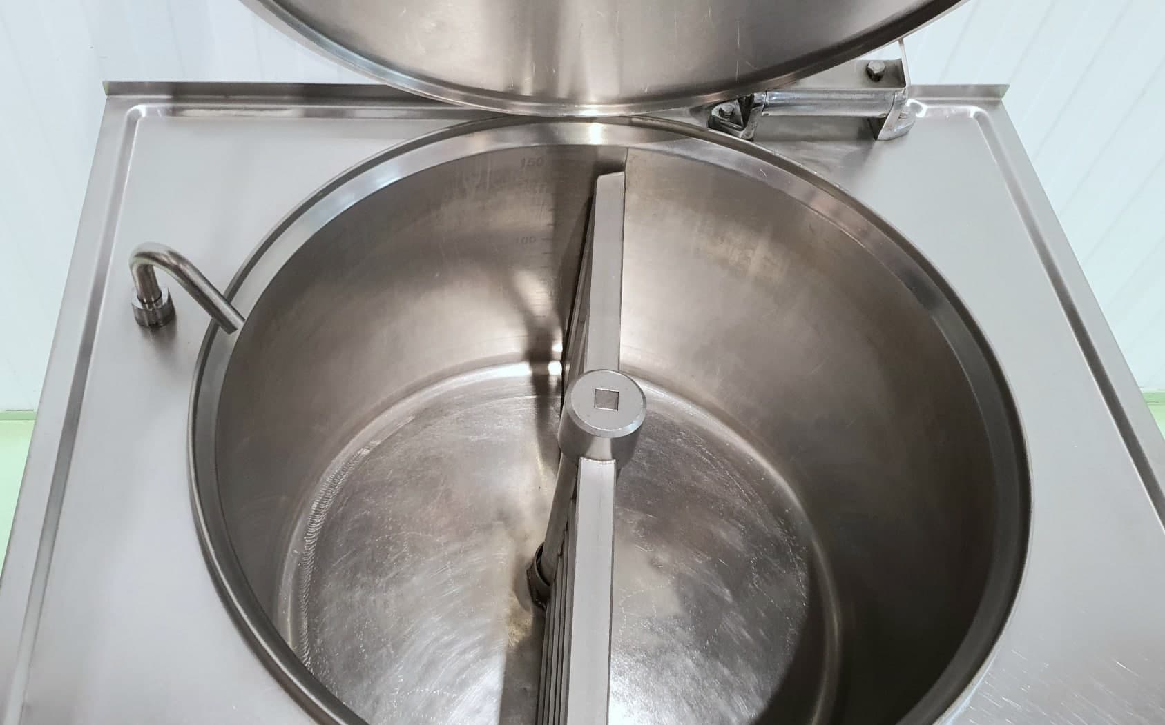 MARMITA ELÉCTRICA CON REMOVEDOR 150L miniatura 6