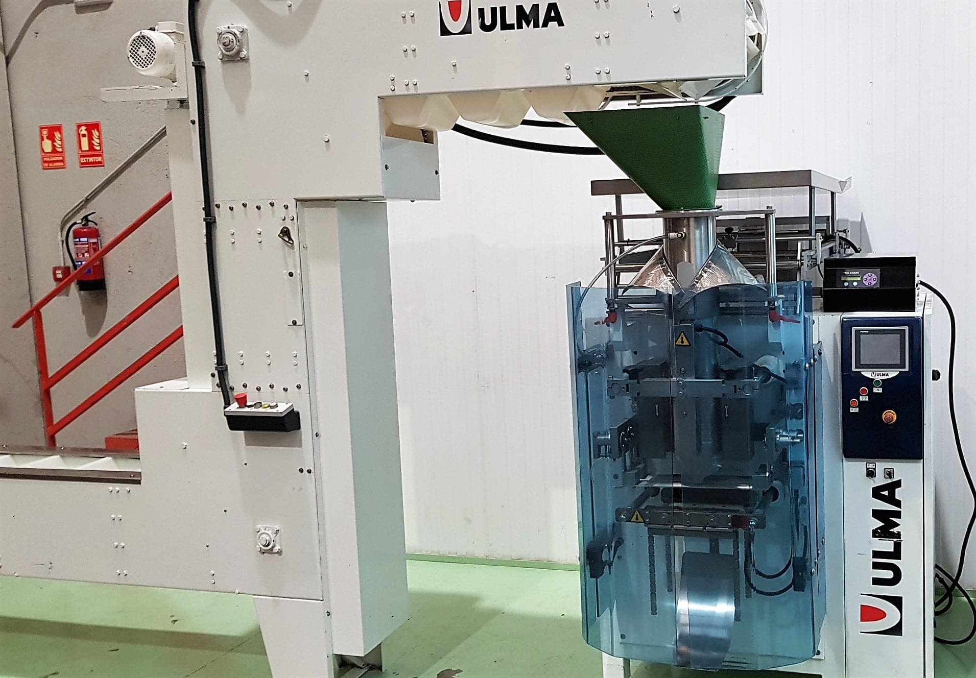 ENVASADORA VERTICAL ULMA mod. ETNA 280 CON CANGILONES miniatura 3