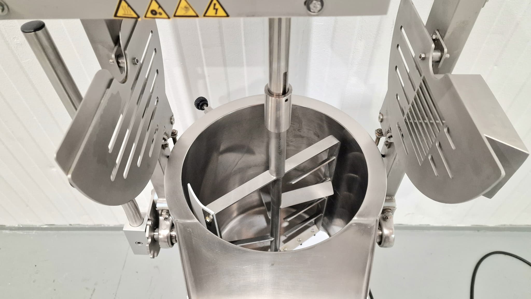 CUECE CREMAS ELÉCTRICO CON MEZCLADOR IMA 25 LITROS miniatura 9