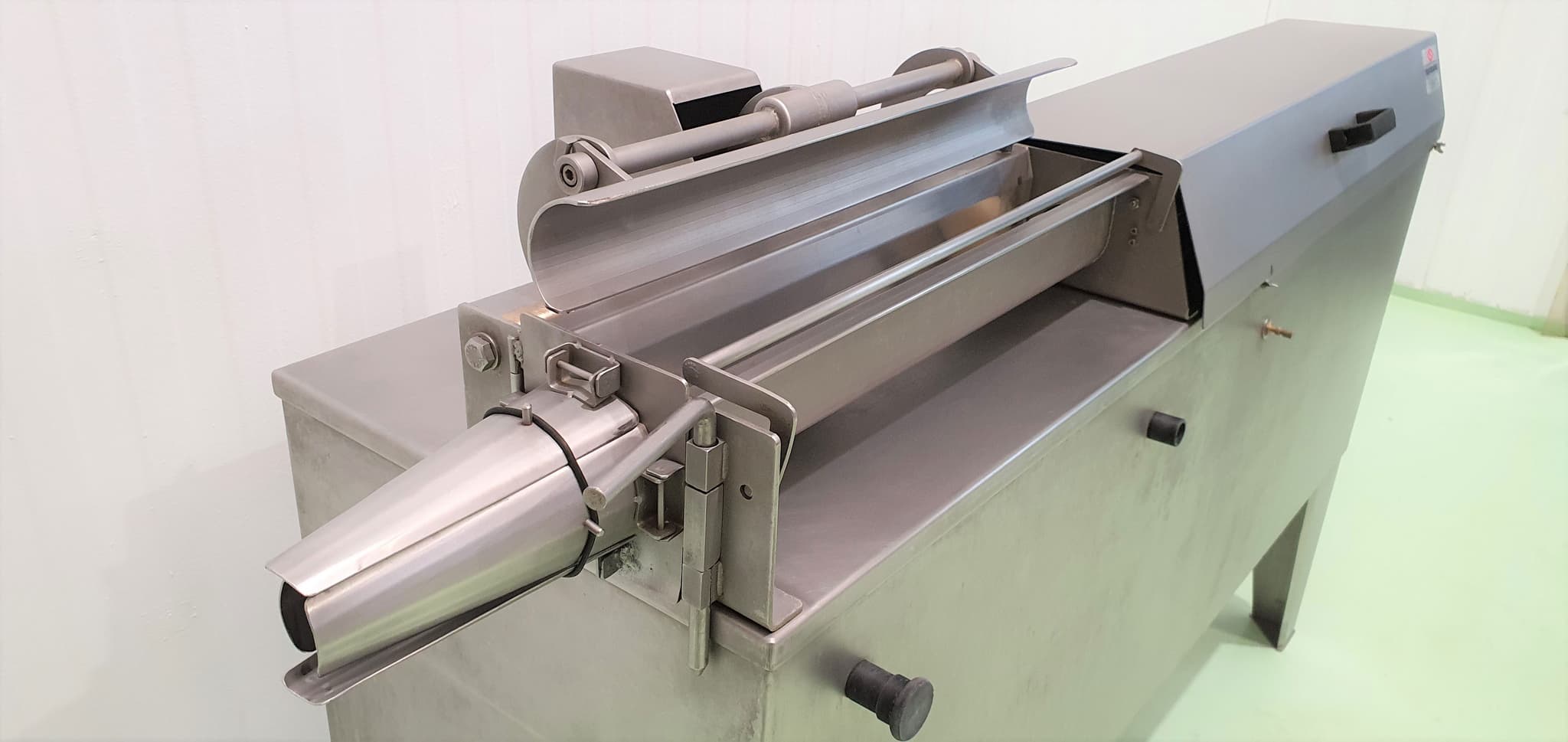 EMBUCHADORA AUTOMÁTICA SERRANO Z321