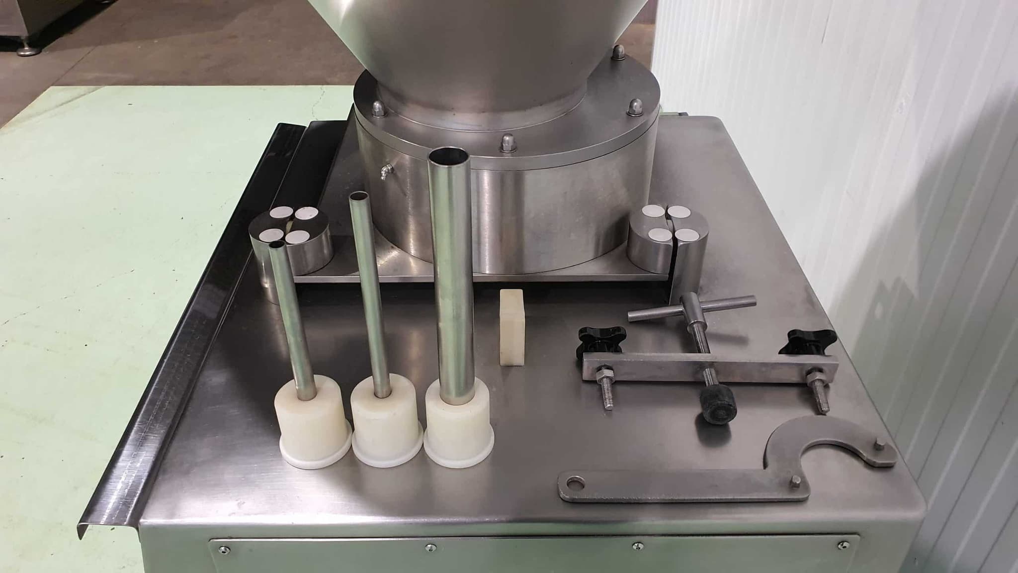 EMBUTIDORA CONTINUA AL VACIO TECNOTRIP mod EC-4N miniatura 8