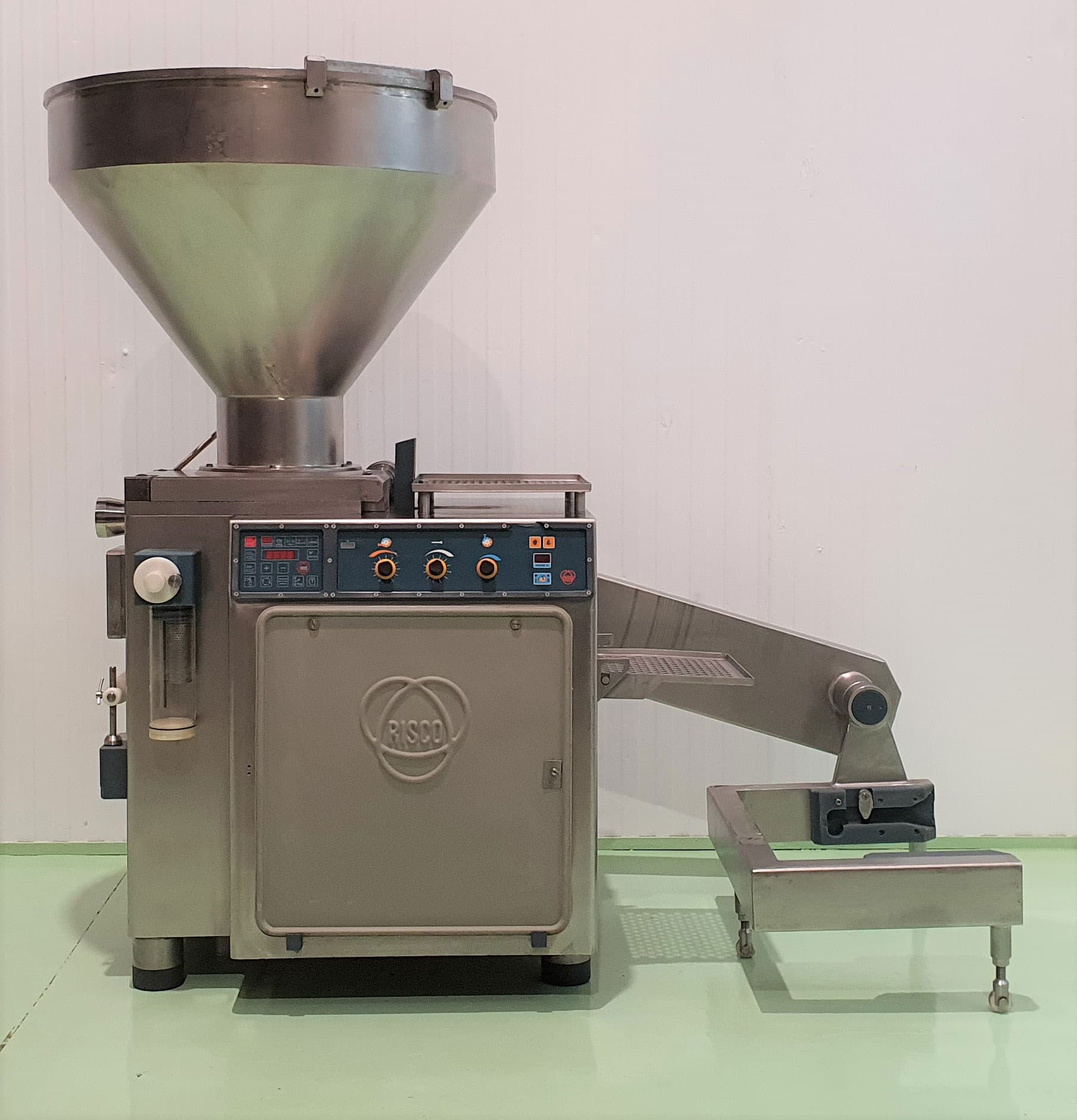 EMBUTIDORA CONTINUA RISCO  con elevador, mod RS 5001 miniatura 2