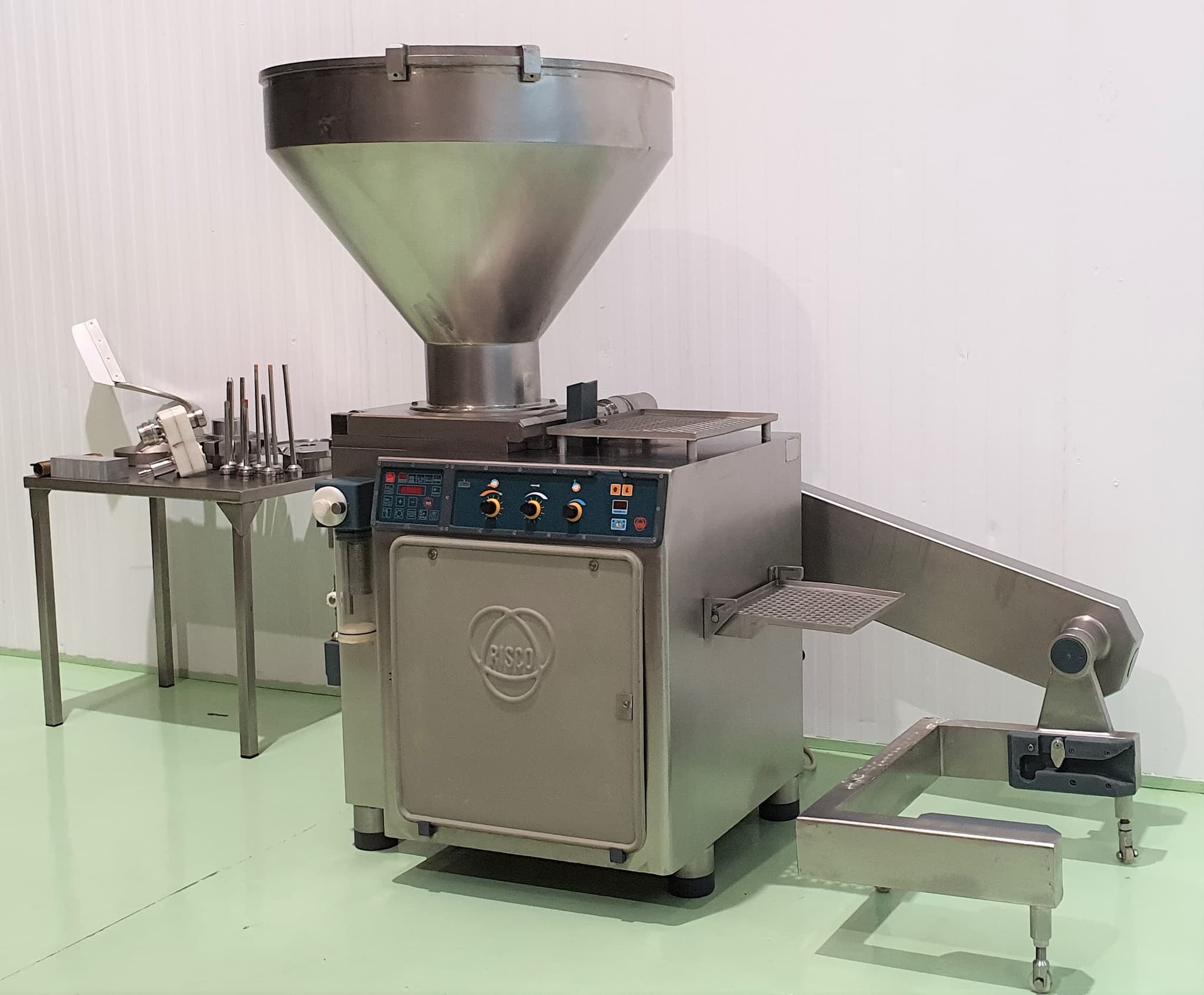 EMBUTIDORA CONTINUA RISCO  con elevador, mod RS 5001 miniatura 5