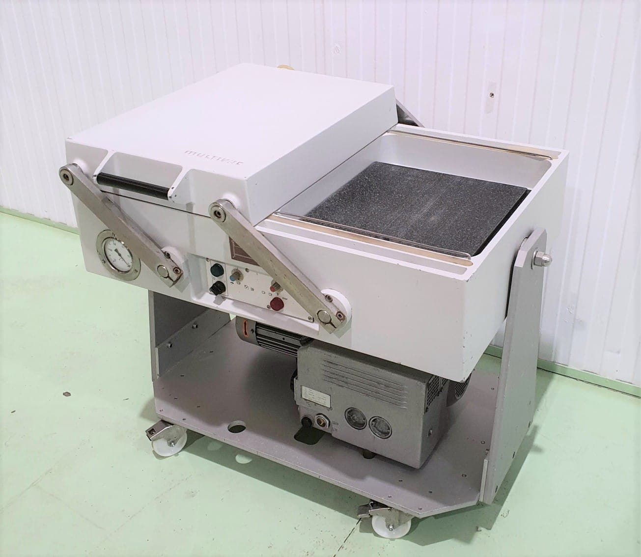 ENVASADORA AL VACÍO DOBLE MULTIVAC AG600