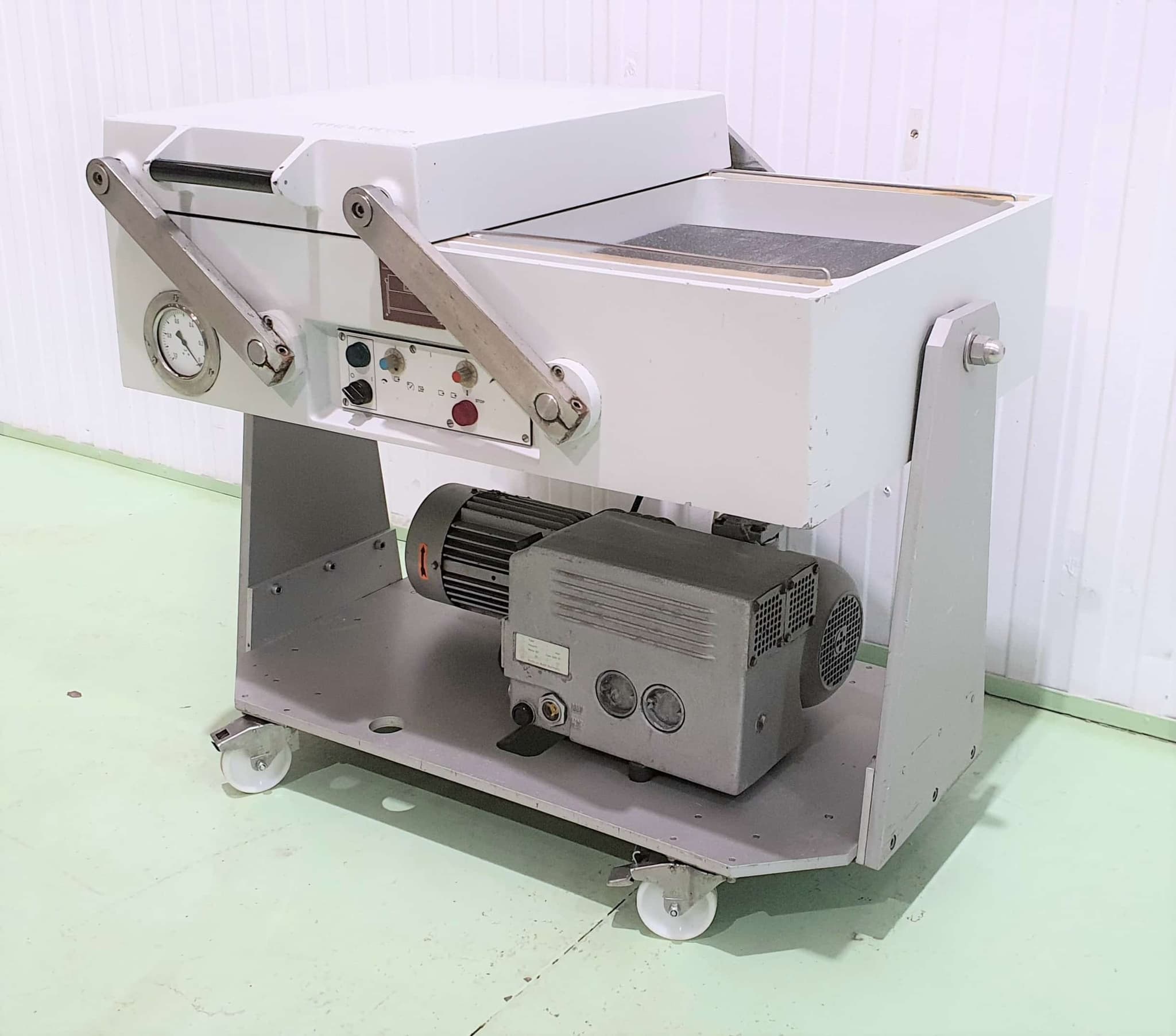 ENVASADORA AL VACÍO DOBLE MULTIVAC AG600 miniatura 5