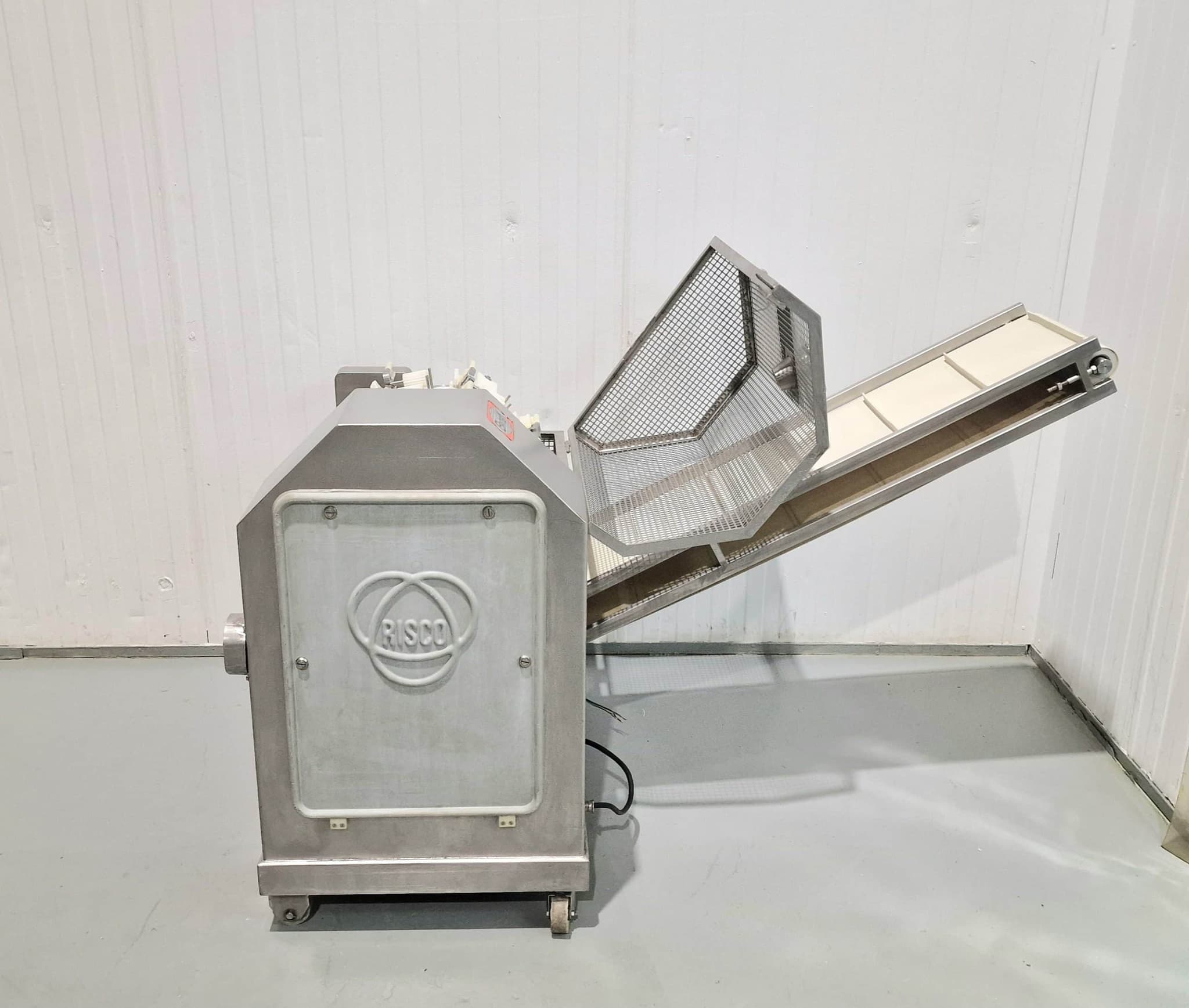 MÁQUINA PARA CORTAR SALCHICHAS RISCO II miniatura 12