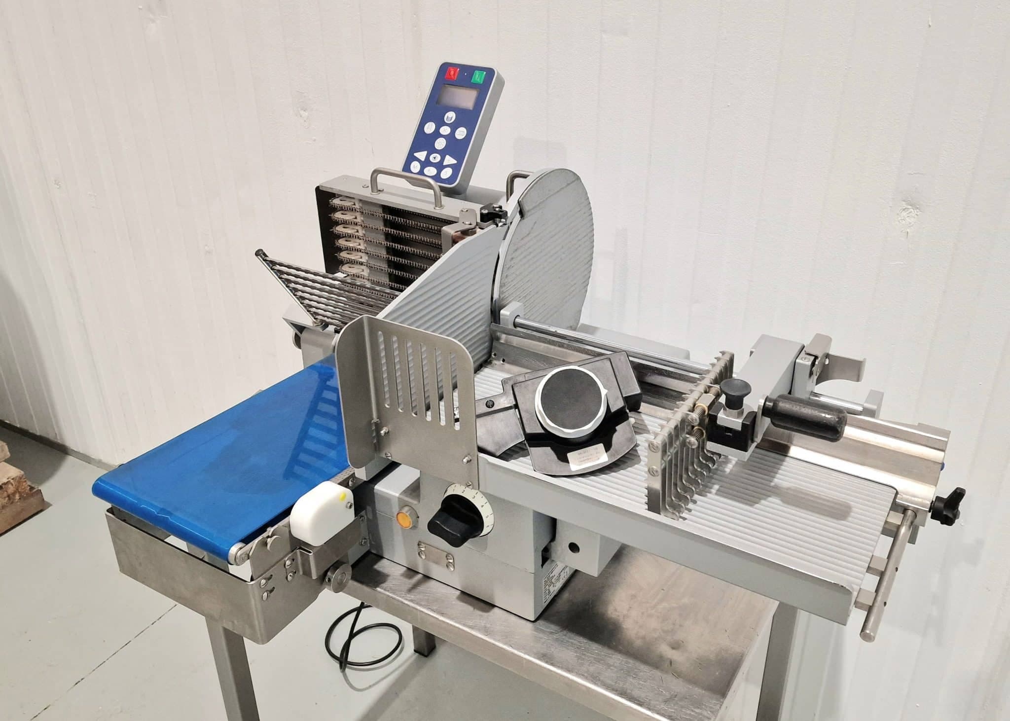 LONCHEADORA AUTOMÁTICA GRAEF  VA804FB