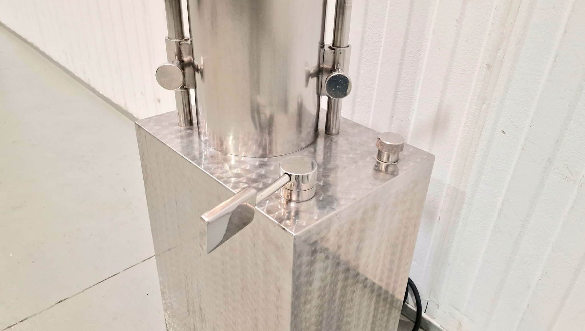 EMBUTIDORA PISTÓN IBERCARN 12L miniatura 4