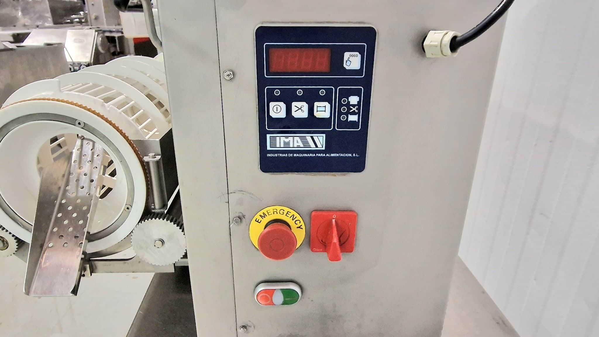 FORMADORA Y EMPANADORA DE CROQUETAS IMA miniatura 8