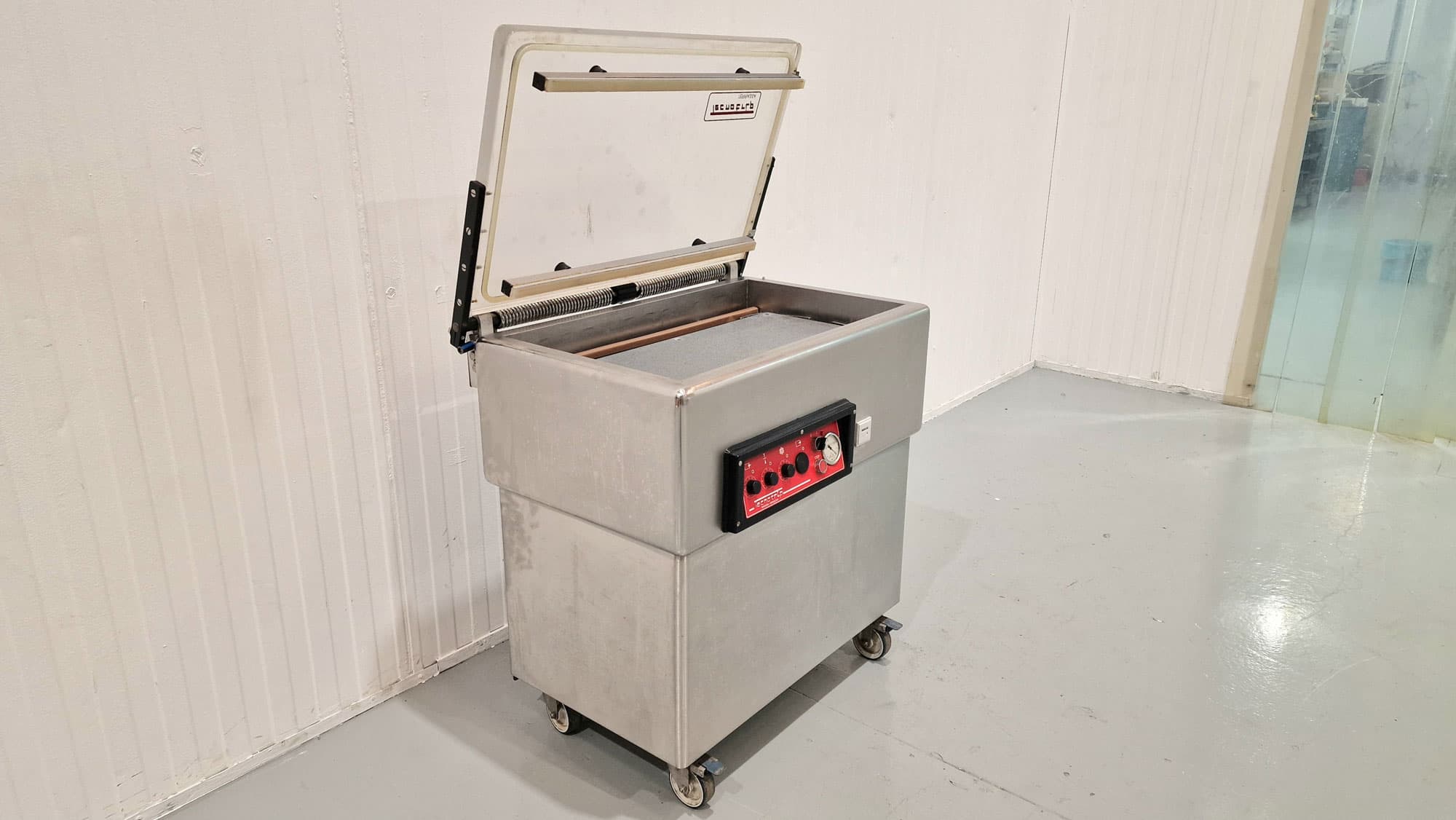 ENVASADORA AL VACÍO TECNOTRIP EV4