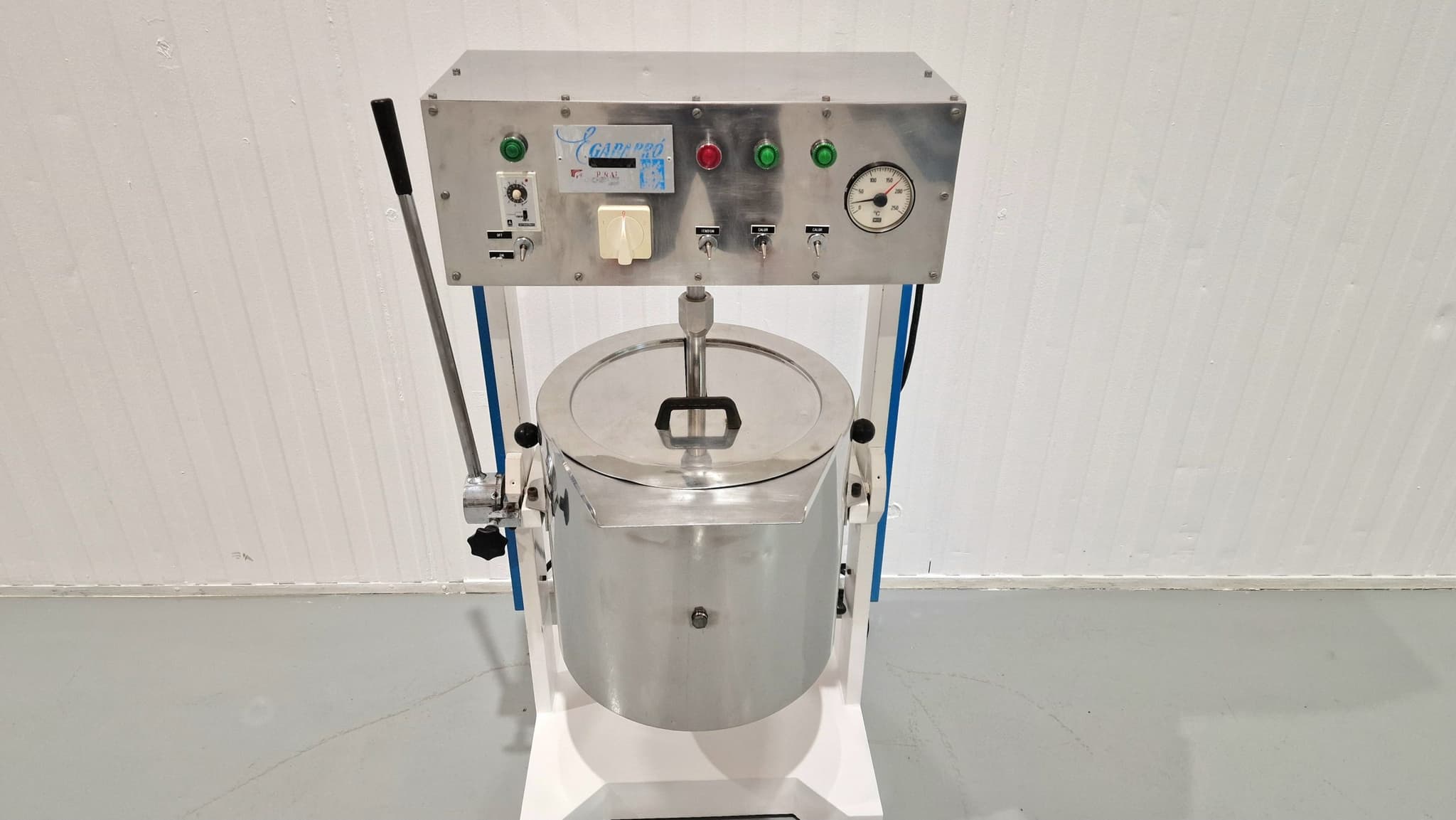 CUECE CREMAS ELÉCTRICO CON MEZCLADOR E. GABARRO 50 LITROS miniatura 4