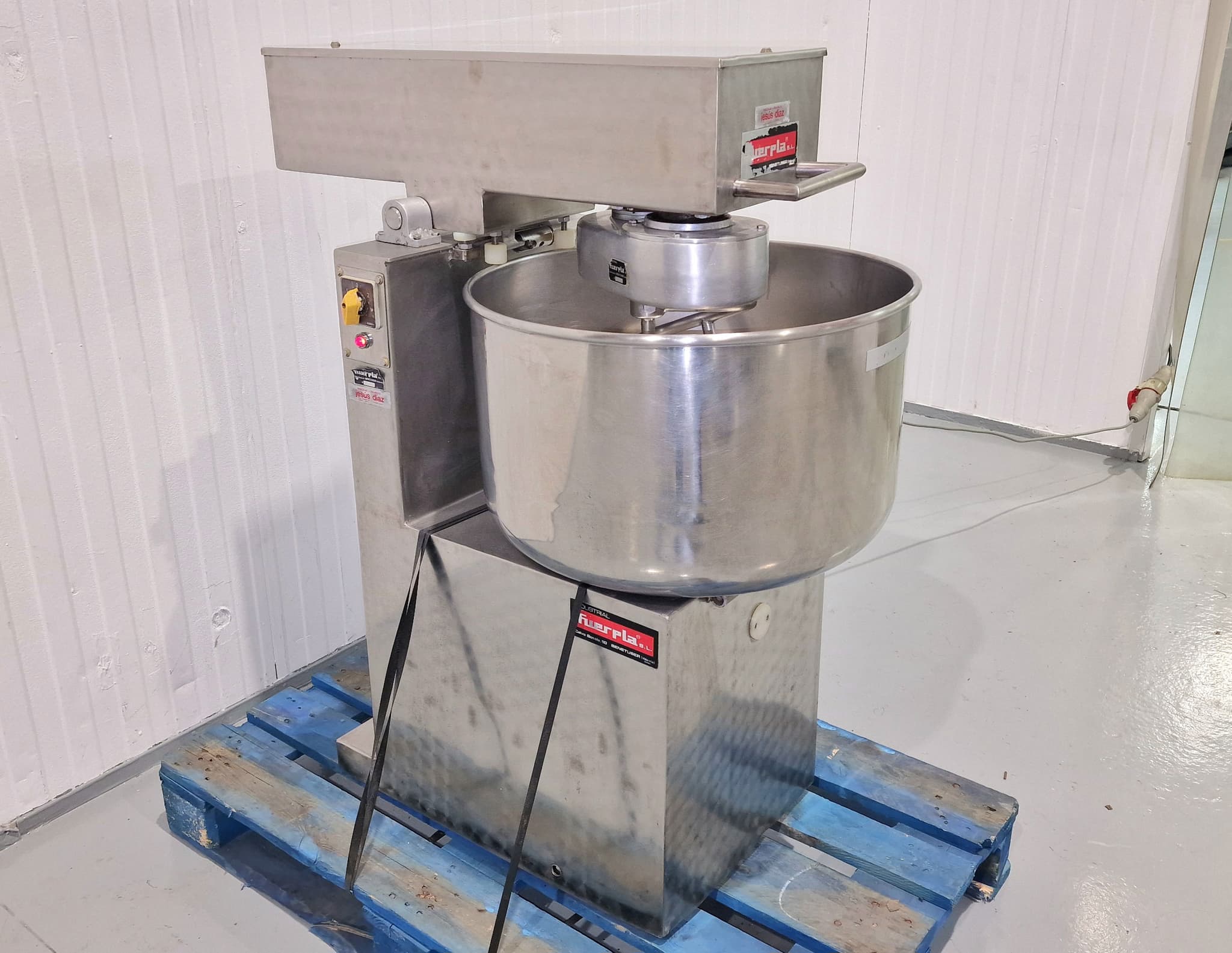 Amasadora cárnica Fuerpla 85 LITROS miniatura 7