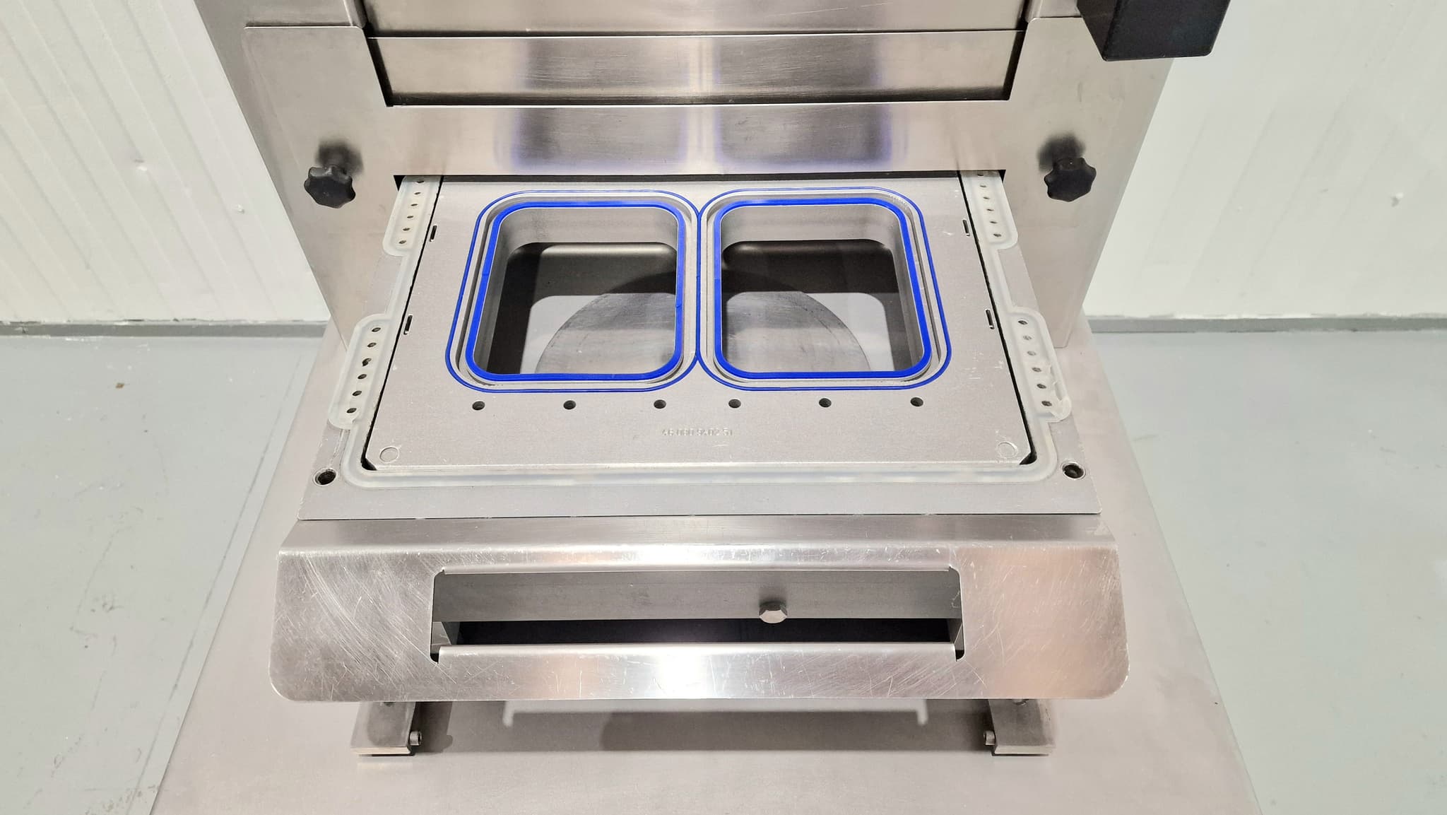 Termoselladora semi auto Multivac T-200 REF.: 2291 miniatura 6