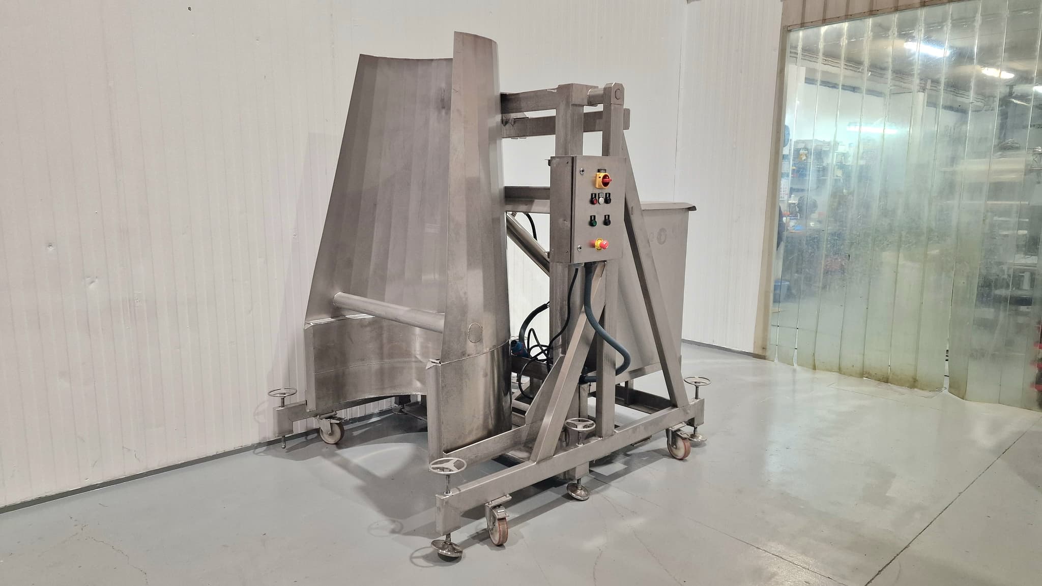 Elevador volcador de contenedores CESTONES HRG  0203-21/16 miniatura 2