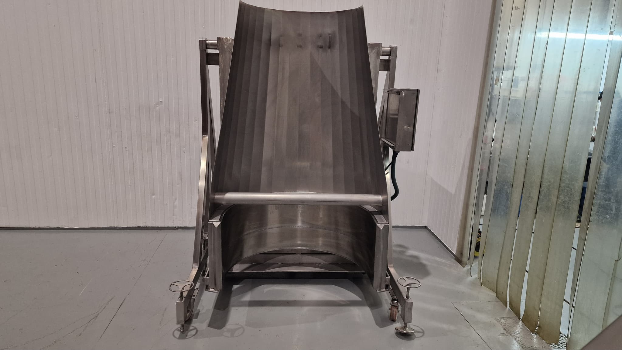 Elevador volcador de contenedores CESTONES HRG  0203-21/16 miniatura 5