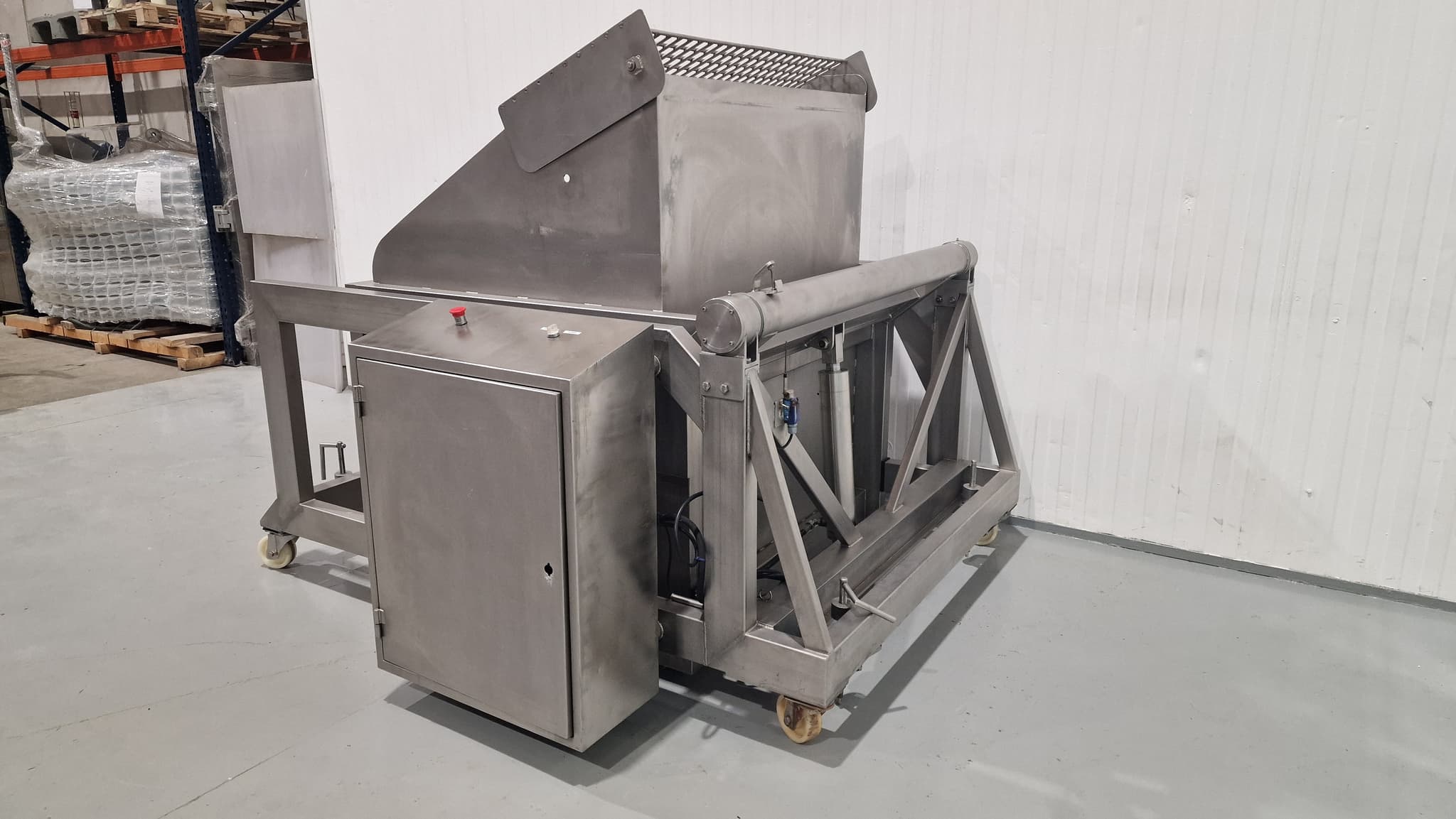 Elevador volcador de contenedores Xucla miniatura 3